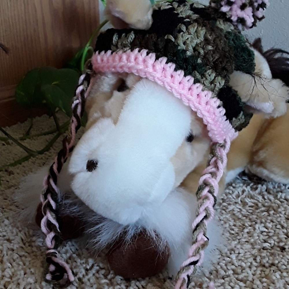 NWOT Camo/pink matching human & dog 🐶fur baby hats! handmade crochet, new - Picture 2 of 10